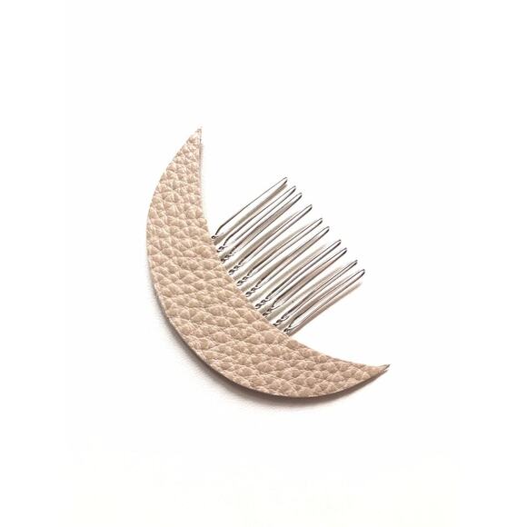 Artisan Handmade Leather Crescent Moon Celestial hair comb -cream cobble - Picture 5 of 9